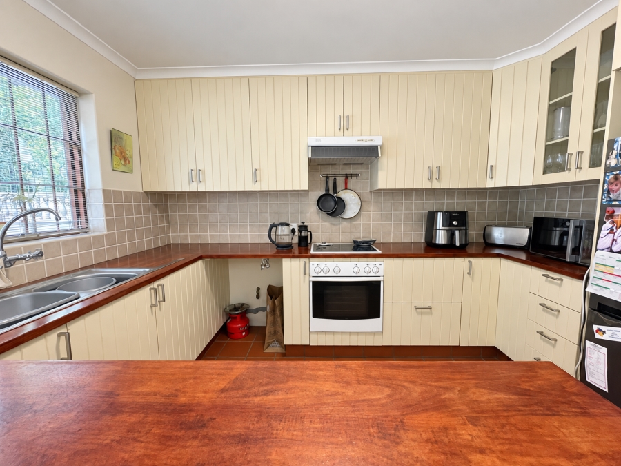 3 Bedroom Property for Sale in Heathfield Western Cape